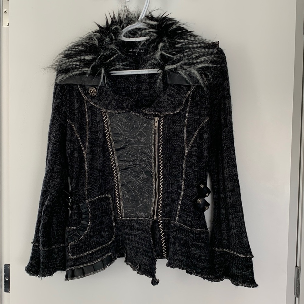 Ladies sweater with zipper , faux feather collar